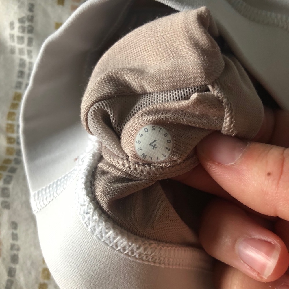 Lululemon energy bra - Picture 3 of 3